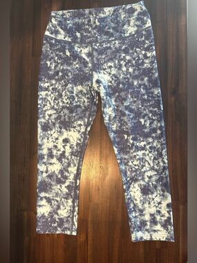 Fila Ladies Tie-Dye Active Capri Leggings - Size Medium